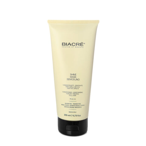 Intensive conditioning mask for all types of hair, especially dry, treated, dull hair. With flax seed oil, organic Aloe Vera, Arnica and Oat extracts to improve the structure and give elasticity and moisture.