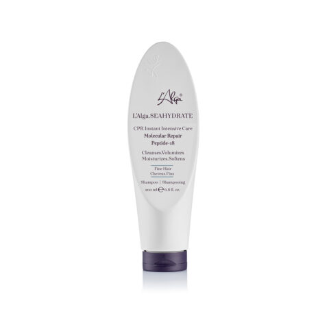 L'Alga Peptide-18 shampoo for fine hair This lightweight shampoo gently cleanses the hair and scalp. Thanks to an advanced synergetic formula infused with AlgaNord5TM, the highly concentrated algae complex, peptides that boost collagen production, moisture-binding hyaluronic acid, thermoactive sesame protein, and 5 conditioning agents, the shampoo restores moisture and softness while adding volume and shine.
